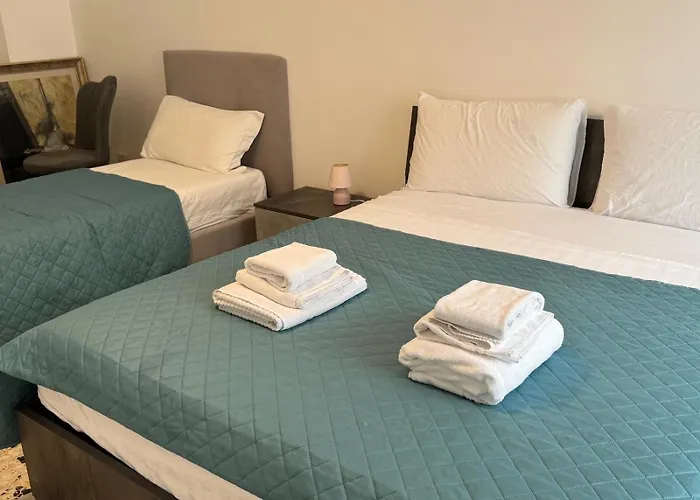 Πανσιόν C D Candia